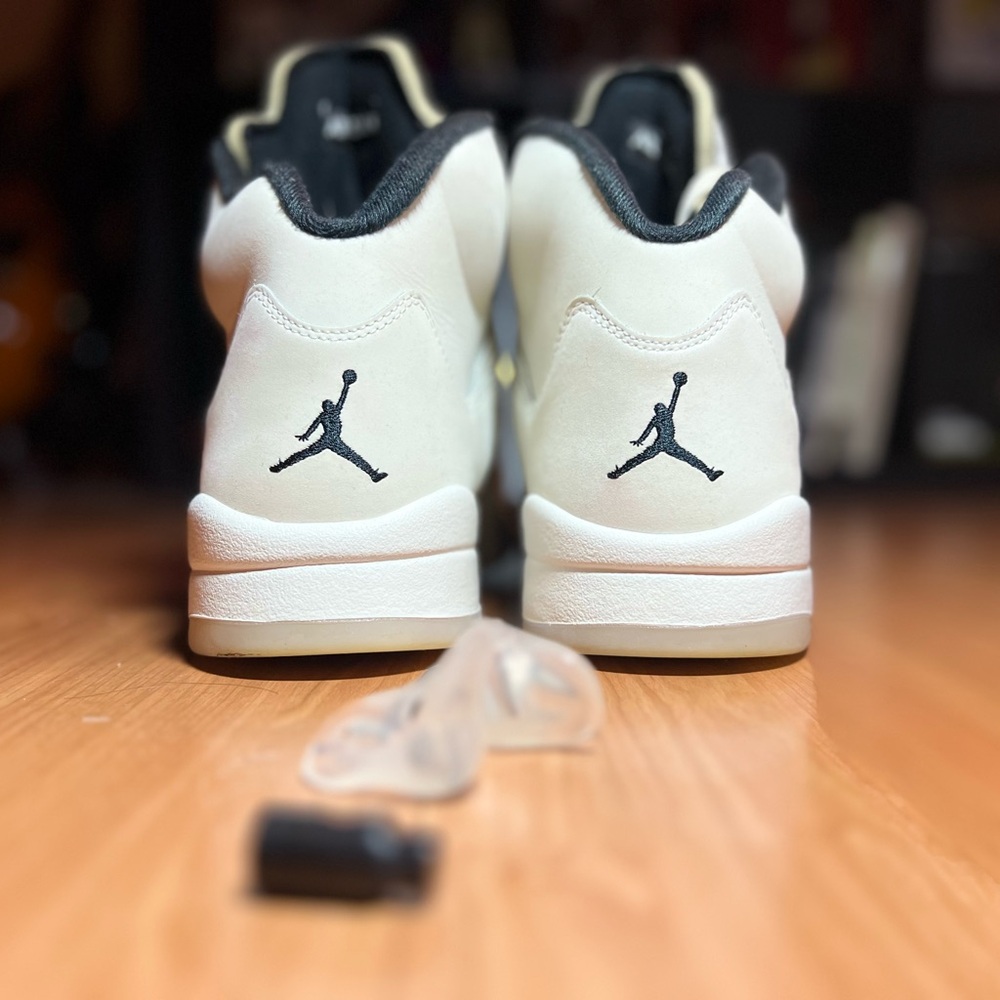NIKE | AIR JORDAN | RETRO 5, SAIL. SZ 12 - Picture 4 of 7